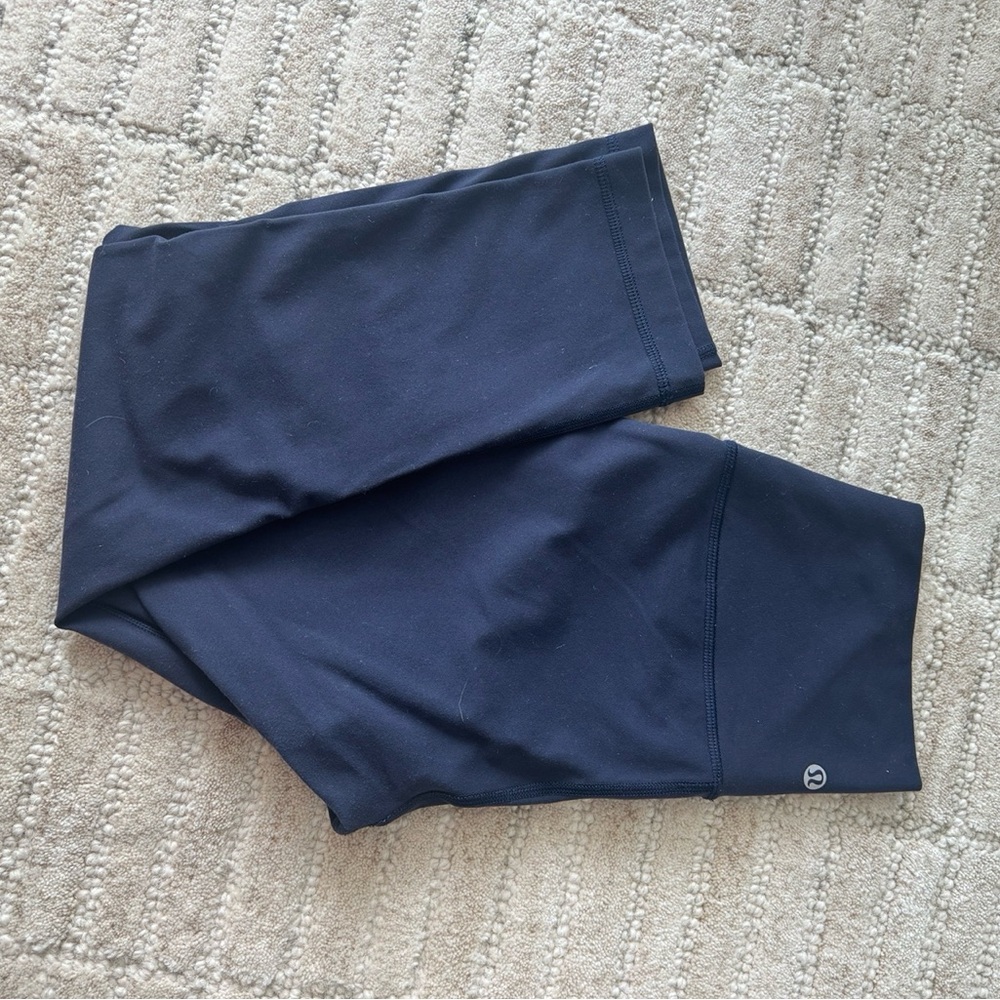 lululemon athletica Women's true Navy Wunder Train Athletic leggings size 4, 23"